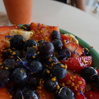 Caje Coffee Roasters - Based Bowl and La Puma Playa Smoothie (Large) - Coffee Roasteries Near Me - Ventura, California
