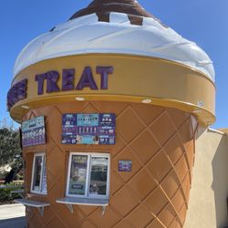 Twistee Treat - New Smyrna Beach - Really cool ice cream shop