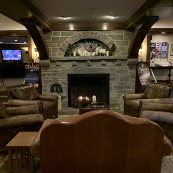 Timberlake's Restaurant - Seating for wait and Band area enjoyment - Breakfast & Brunch Near Me - Blowing Rock, North Carolina