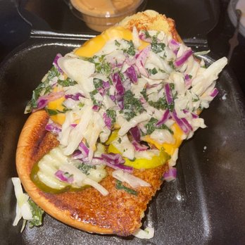 Dave's Hot Chicken - My chicken slider, but they forgot the chicken ? Whoever putting these together dumb as bricks. - Chicken Shop Near Me - Houston, Texas Dave's Hot Chicken - My chicken slider, but they forgot the chicken ? Whoever putting these together dumb as bricks. - Chicken Shop Near Me - Houston, Texas