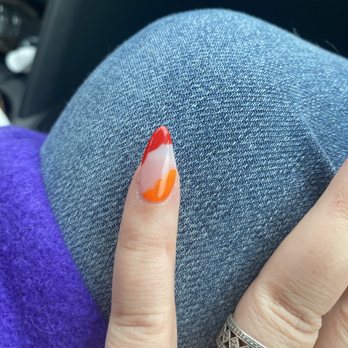 Le'von Nail Spa - Misshapen nails - Nail Salons Near Me - Kent, Washington Le'von Nail Spa - Misshapen nails - Nail Salons Near Me - Kent, Washington