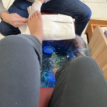 Friendly nails - Nail Salons Near Me - Edison, New Jersey