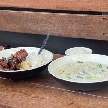 Thai Mee Up - Green curry and fried pork - Food Trucks Near Me - Kahului, Hawaii Thai Mee Up - Green curry and fried pork - Food Trucks Near Me - Kahului, Hawaii