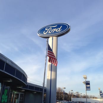 McCarthy Ford - McCarthy Ford Dealership Entrance Sign. - Car Dealers Near Me - Chicago, Illinois
