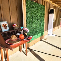 The Ole Oak Barn - Our photobooth backdrop