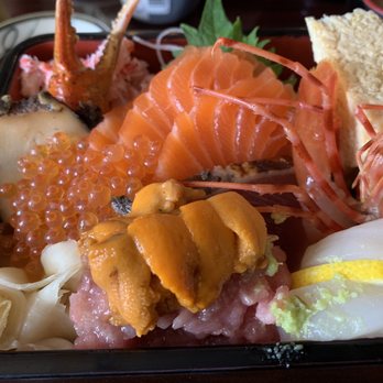 Waraku - Irodori Delux Sashimi Box - Izakaya Near Me - Torrance, California