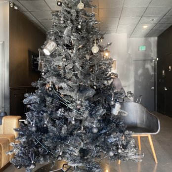 CLO Coffee Co. - North Edison - Festive mood-Christmas Tree - Coffee & Tea Near Me - Edison, New Jersey