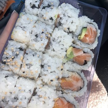 Ocean Sushi - Spicy Salmon Maki/Salmon Avocado Maki - Sushi Bars Near Me - Melrose, Massachusetts Ocean Sushi - Spicy Salmon Maki/Salmon Avocado Maki - Sushi Bars Near Me - Melrose, Massachusetts