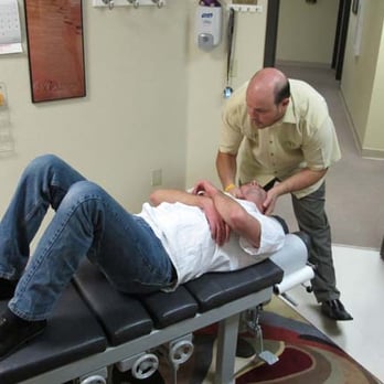 Tony Tropea, DC - Tropea Chiropractic - Dr Tropea assessing a patient - Chiropractors Near Me - Sunnyvale, California Tony Tropea, DC - Tropea Chiropractic - Dr Tropea assessing a patient - Chiropractors Near Me - Sunnyvale, California
