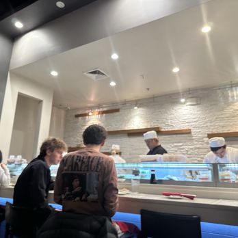 Chef Soon Contemporary Sushi - Very talented sushi chefs - Sushi Bars Near Me - Woodridge, Illinois
