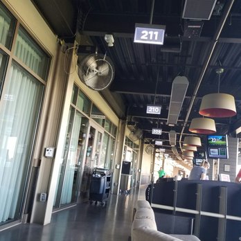 Topgolf - Fans and misters everywhete - Golf Near Me - Scottsdale, Arizona