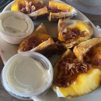 Yorktown Pub - Potato skins-very good! - Pubs Near Me - Yorktown, Virginia Yorktown Pub - Potato skins-very good! - Pubs Near Me - Yorktown, Virginia