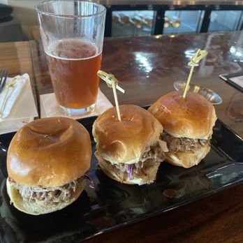 Napali Brewing - Kalua Pork - Brewpubs Near Me - Kapaʻa, Hawaii