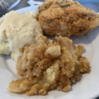 Charlie B’s - Mashed potatoes with white gravy, chicken breast and apple cobbler. - American Near Me - Perry, Oklahoma