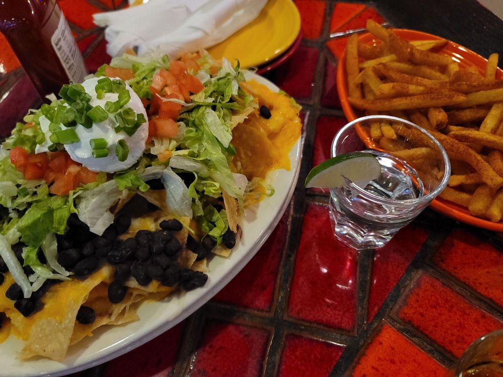 Red Rocks Cafe & Tequila Bar — Mexican restaurant in Centreville