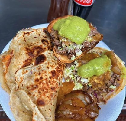 Tacos La Carreta by null