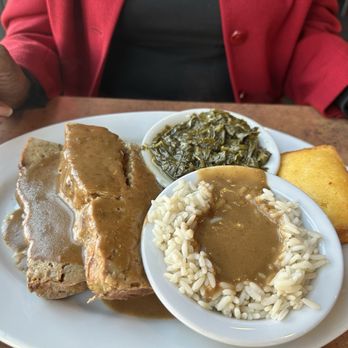 Che'yla's Southern Cuisine - Smother meatloaf, Greens and rice and gravy! - Soul Food Near Me - Fairfield, California Che'yla's Southern Cuisine - Smother meatloaf, Greens and rice and gravy! - Soul Food Near Me - Fairfield, California
