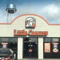 Little Caesers - Front of Restaurant