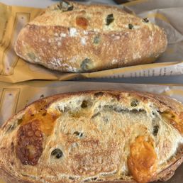 Jalapeño cheddar loaves Jalapeño cheddar loaves