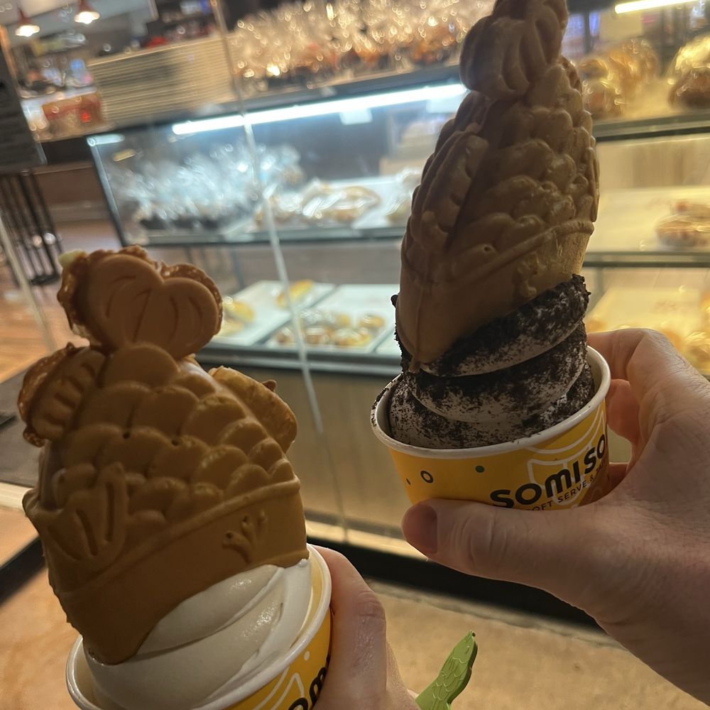 Somisomi - Earl grey and milk, and cookies and cream - Ice Cream & Frozen Yogurt Near Me - Irvine, California Somisomi - Earl grey and milk, and cookies and cream - Ice Cream & Frozen Yogurt Near Me - Irvine, California