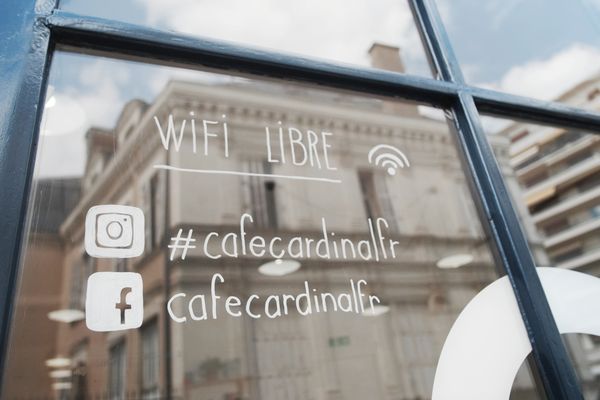 Café Cardinal by null