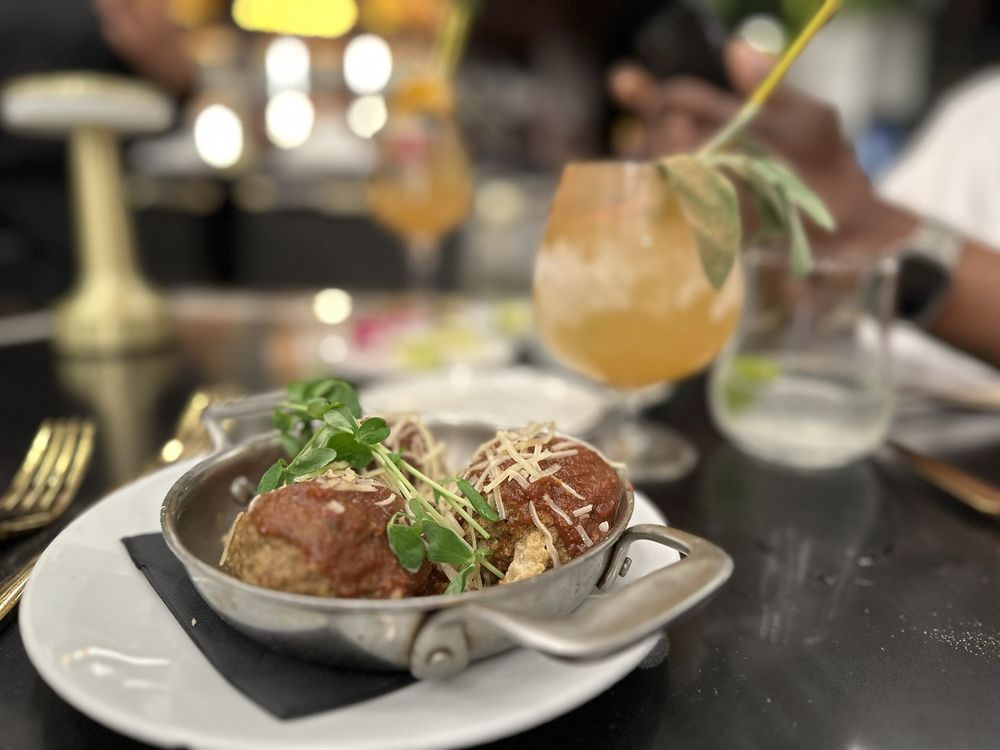 Bungalow Downtown Dining