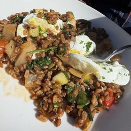 Farro Veggie and Egg Bowl Farro Veggie and Egg Bowl