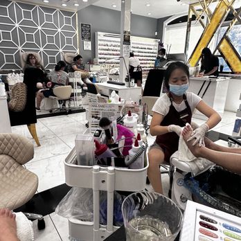 Aria Nail Lounge - Aria  nails - Nail Salons Near Me - Pasadena, California