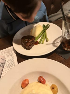 Stone's Cuisine and Cocktails by null