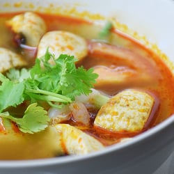 Sunisas Thai Restaurant - No. 14 - Tom Yam Gung - Garnelen Suppe mit Pilzen sauer-scharf.