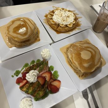 The Poked Yolk - Dulce de leche pancakes, Caramel Banana Belgian Waffles, and Mexican French toast - Diners Near Me - Buffalo, New York The Poked Yolk - Dulce de leche pancakes, Caramel Banana Belgian Waffles, and Mexican French toast - Diners Near Me - Buffalo, New York