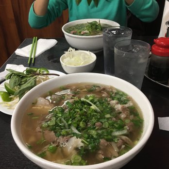 Pho Pasteur Restaurant - Large bowl with briskets and cooked meat - Vietnamese Near Me - Union City, California