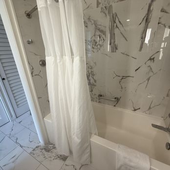Halepuna Waikiki by Halekulani - Hotels Near Me - Honolulu, Hawaii