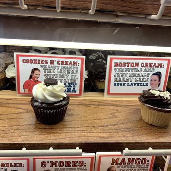 Molly's Cupcakes - Desserts Near Me - Chicago, Illinois Molly's Cupcakes - Desserts Near Me - Chicago, Illinois