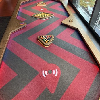 Puttshack - Boston - Mini Golf Near Me - Boston, Massachusetts