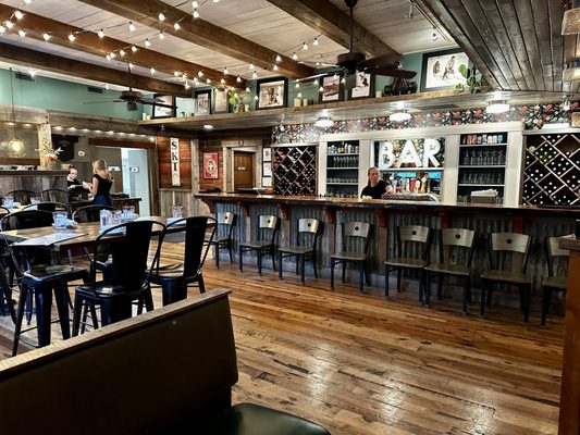 LAST CHAIR KITCHEN & BAR - Updated August 2025 - 203 Photos & 266 Reviews - 1705 E Lakeshore Dr ...