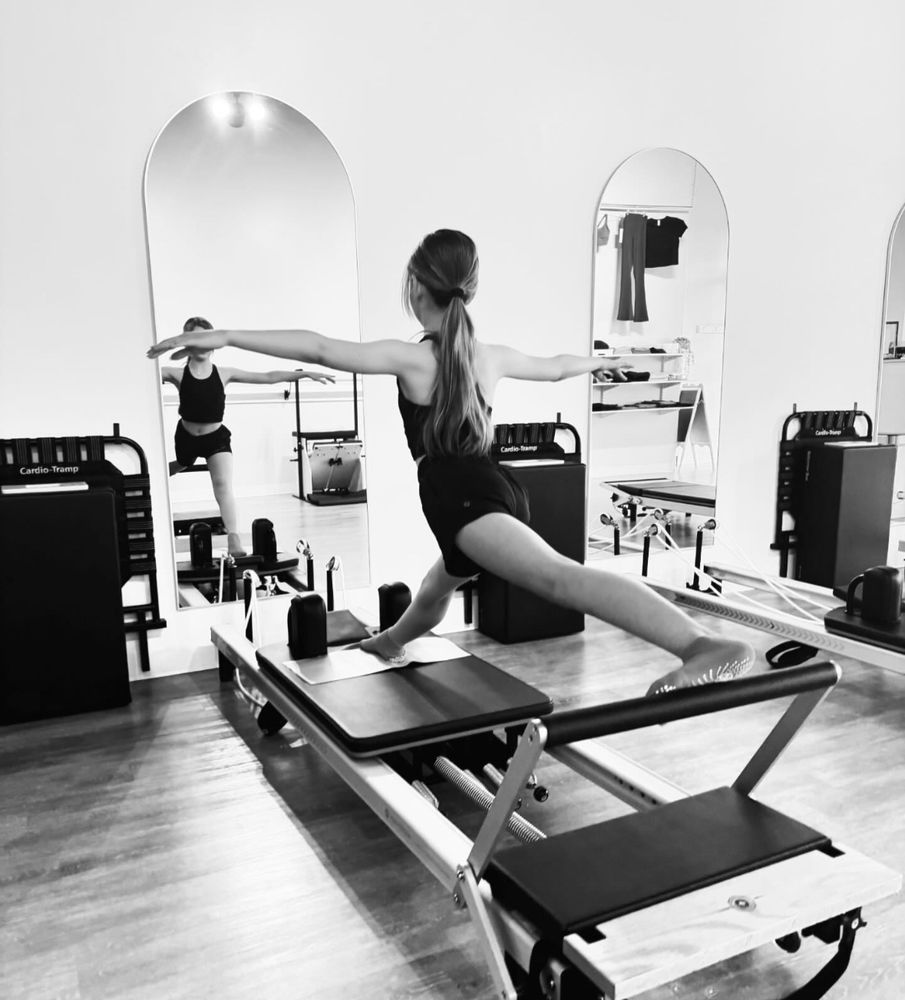 mindful movement pilates Logo