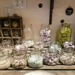 Wide selections of rocks, sands, shells Wide selections of rocks, sands, shells