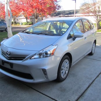 Green Car Limo - Prius V - Limos Near Me Green Car Limo - Prius V - Limos Near Me