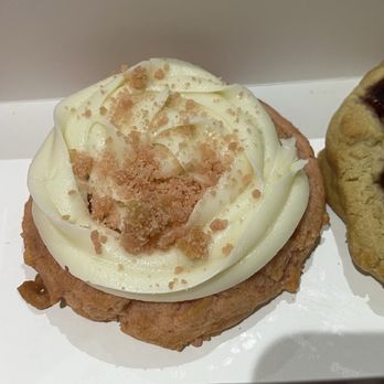 Crumbl - Northlake - Bakeries Near Me - Palm Beach Gardens, Florida