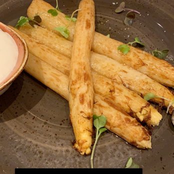 El Pimiento Verde - White asparagus - Basque Near Me - Madrid, M El Pimiento Verde - White asparagus - Basque Near Me - Madrid, M