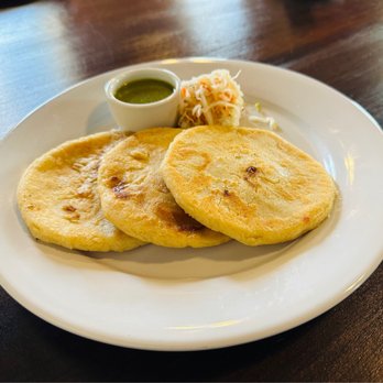 D Restaurant Latin Cuisine - Waxahachie - Popusas chicharrón and cheese - Latin American Near Me - Waxahachie, Texas D Restaurant Latin Cuisine - Waxahachie - Popusas chicharrón and cheese - Latin American Near Me - Waxahachie, Texas