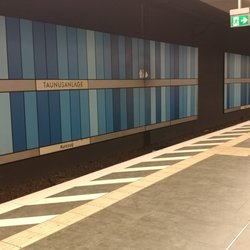 Bahnhof Frankfurt Main Taunusanlage - Taunusanlage Bahnhof platform