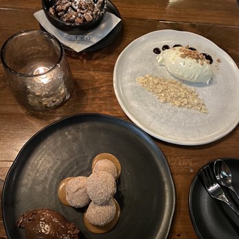 2120 - Complimentary desserts - New American Near Me - Seattle, Washington