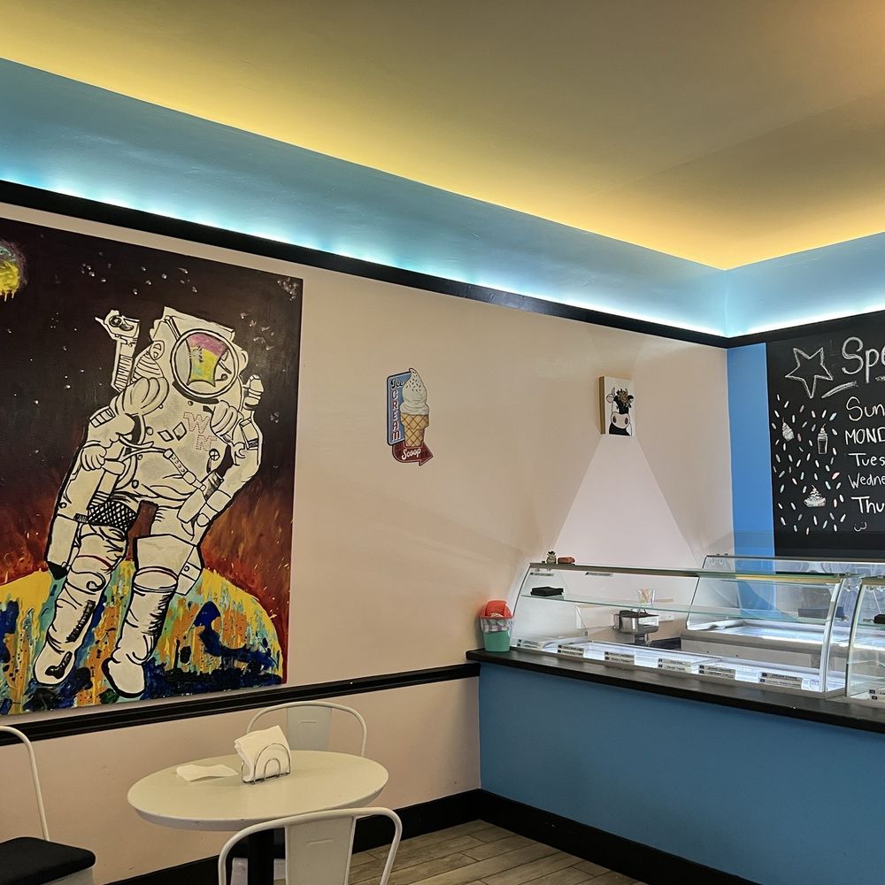 Lickity Split Ice Cream - Inside - Ice Cream & Frozen Yogurt Near Me - Eustis, Florida