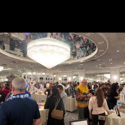 Busy night at fundraiser Busy night at fundraiser
