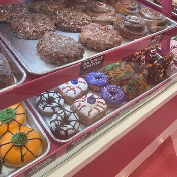 Pinkbox Doughnuts - Donuts Near Me - Primm, Nevada Pinkbox Doughnuts - Donuts Near Me - Primm, Nevada