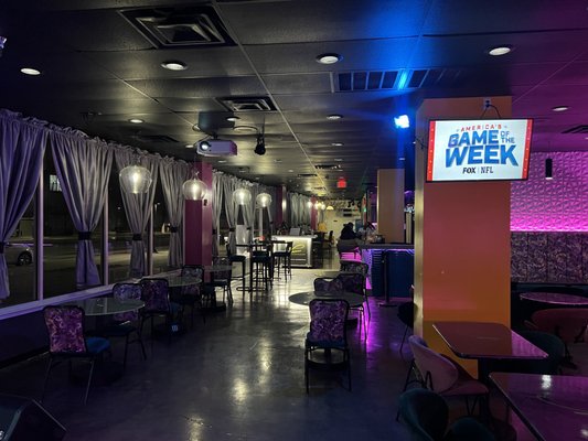 VISIONS EATERY & LOUNGE by null