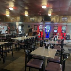 Swiss Inn Bar & Grill - Bar view
