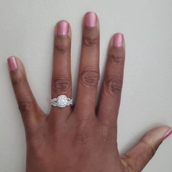 Z Luxury Nails - Dazzel dry toxic free polish - Nail Salons Near Me - West Hartford, Connecticut